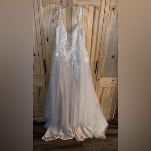 Wedding dress, Size 20W. Color is ivory and champagne, never altered